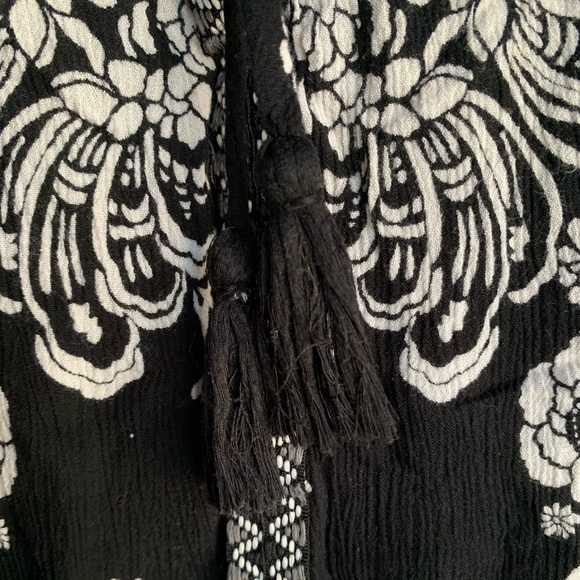 Biła sleeveless Boho tank top with tassels Size XL - Picture 4 of 8